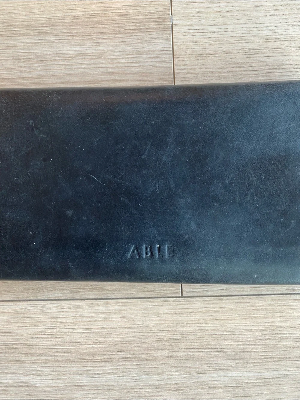 Able compact leather